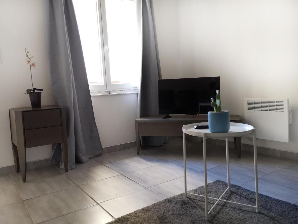 Appartement Avec Jardin - Centre كاستيلنوداري المظهر الخارجي الصورة